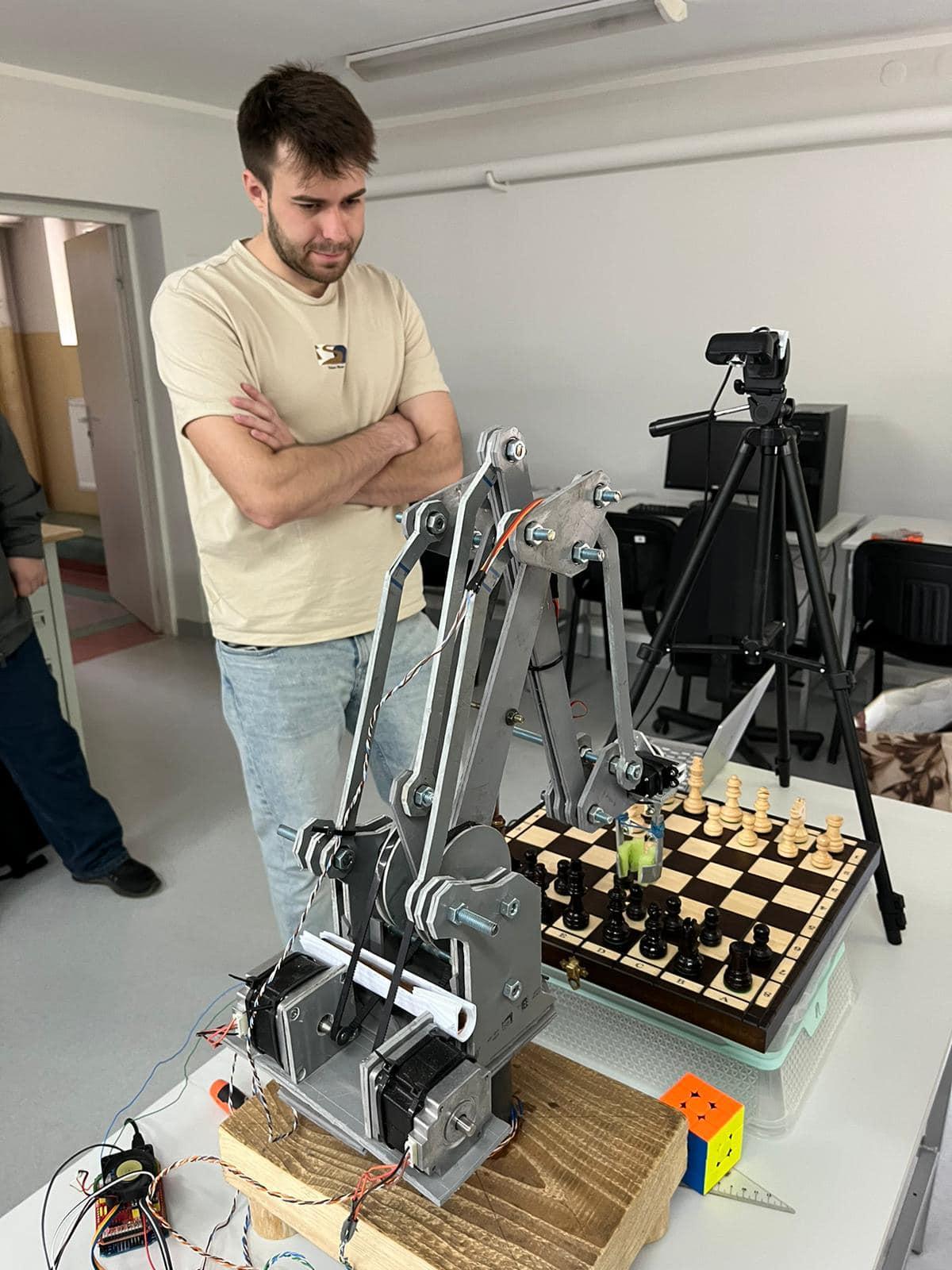 Automat do gry w szachy - praca inżynierska na kierunku Edukacja Techniczno Informatyczna